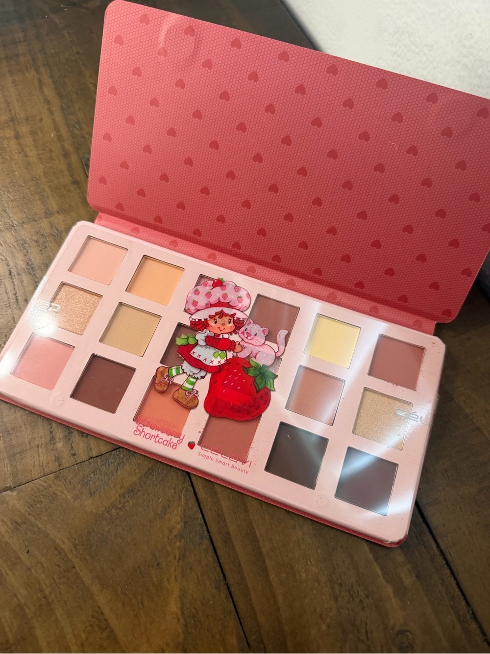 Strawberry shortcake celavi 18 shade eyeshadow palette new ribbon rush